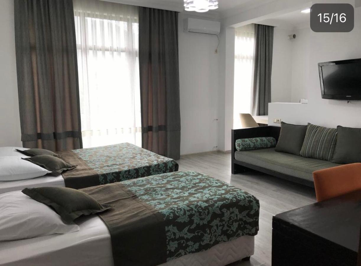 Guesthouse Data Gonio Bagian luar foto