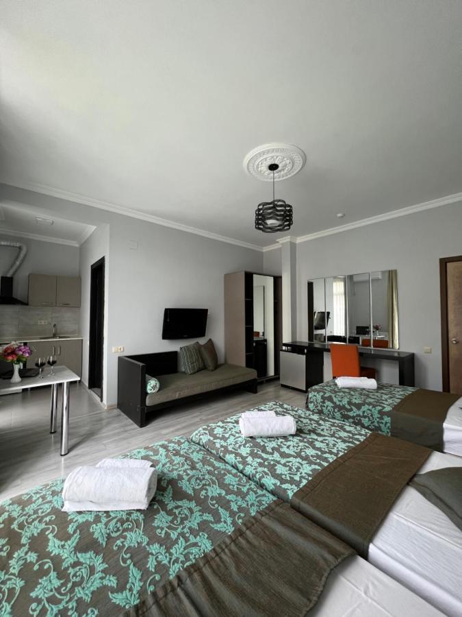 Guesthouse Data Gonio Bagian luar foto