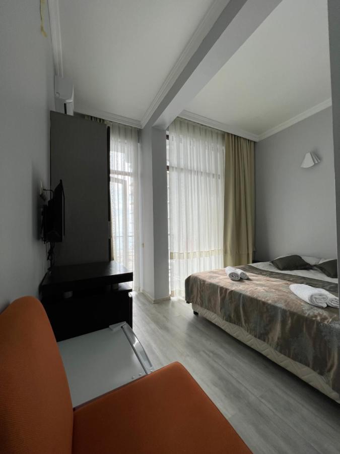 Guesthouse Data Gonio Bagian luar foto