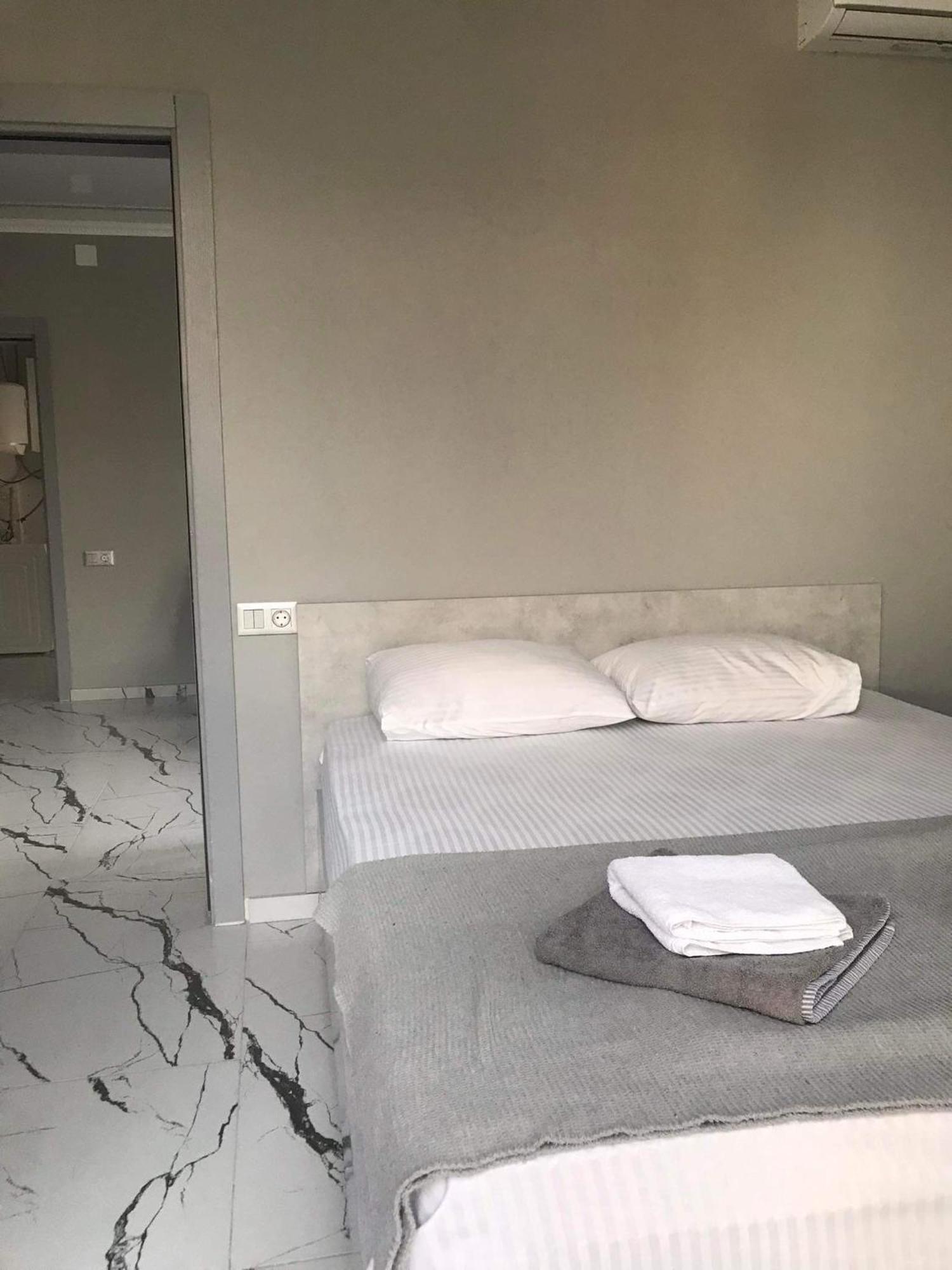 Guesthouse Data Gonio Bagian luar foto