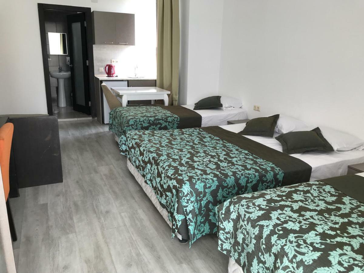 Guesthouse Data Gonio Bagian luar foto